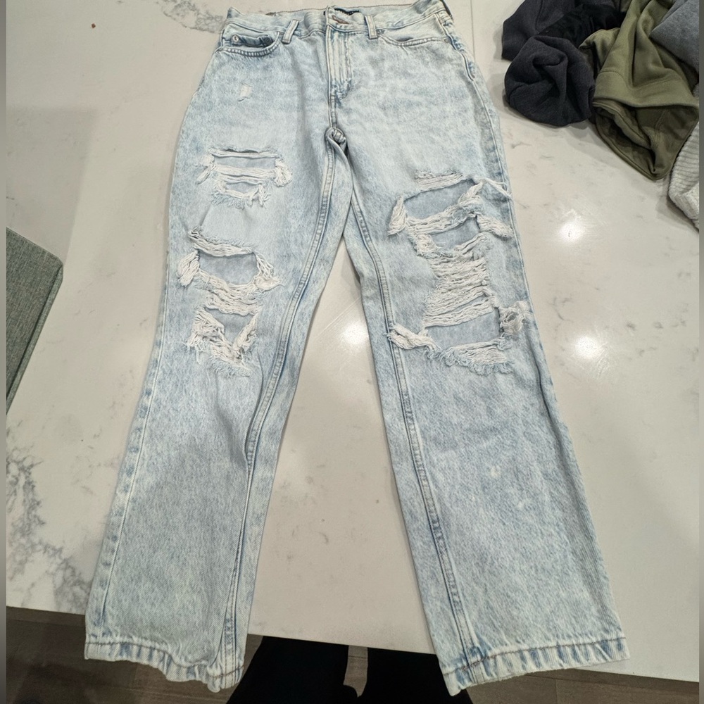 Aeropostale Women's Light Blue Distressed Straight Leg Jeans